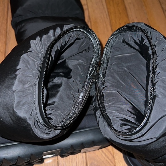 UGG  Women Classic Maxi Ultra Tall boots - Picture 6 of 16